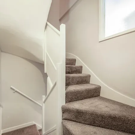 2 Bed In Oc-87481 Apartment *