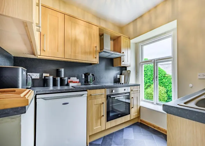 Apartment 2 Bed In Oc-87481